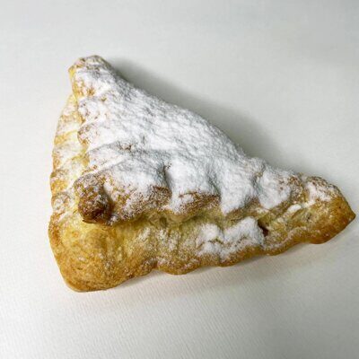 Слойка Лакомка со сгущенкой 100г